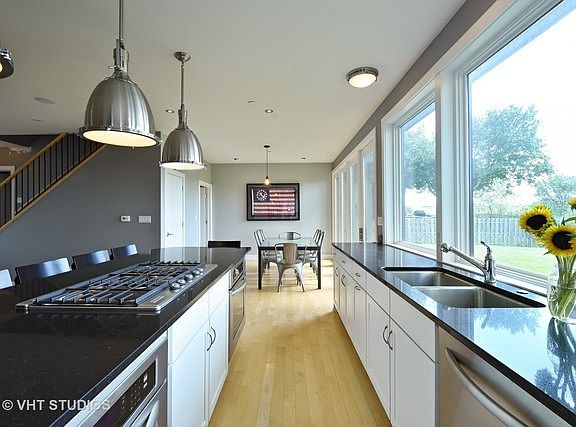 5th image of 1919 W Alder Dr