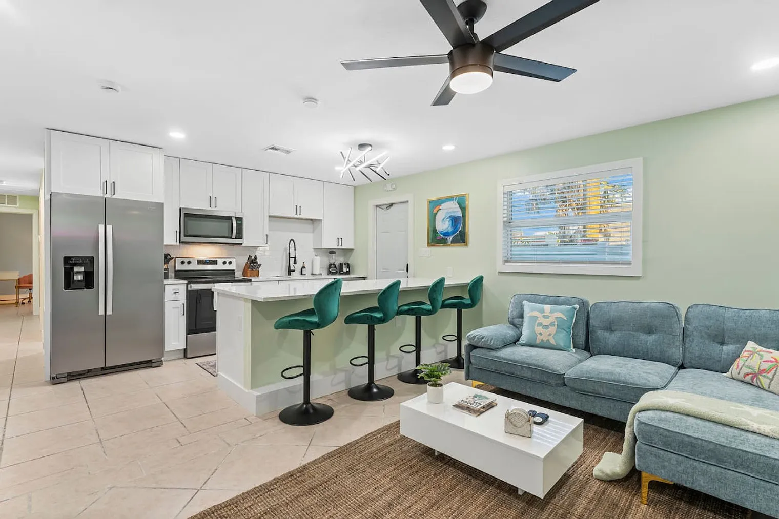 4 bed, 2.0 bath, 1700 sqft, $6,725 — Photo 2