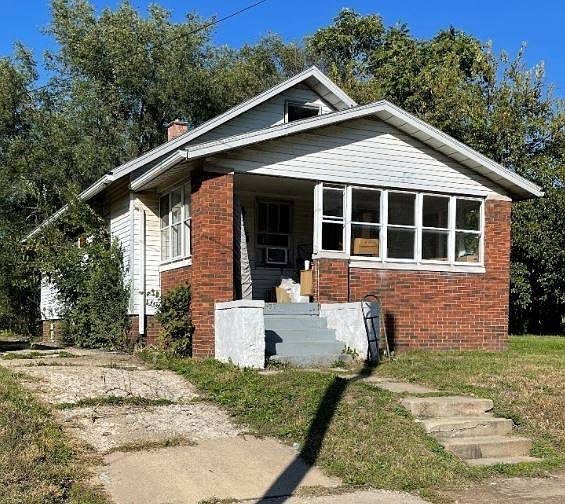 1st image of 2427 W Malone Ave