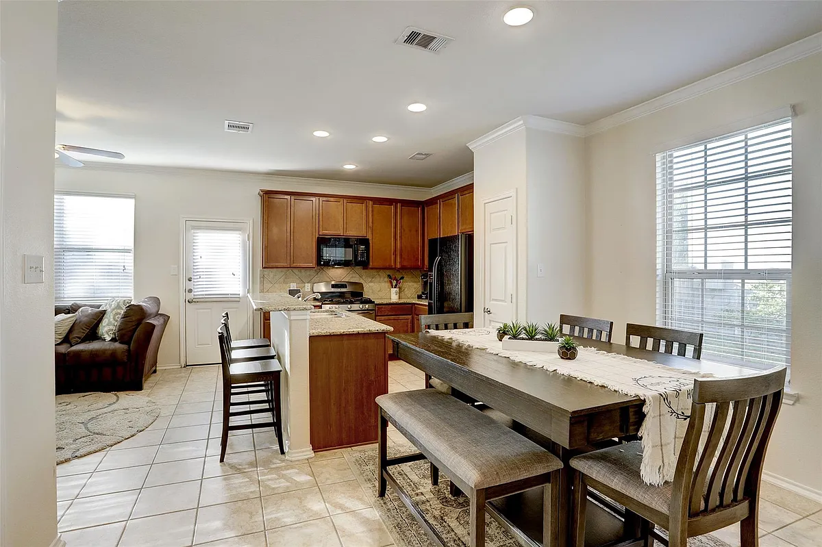 Photo 2 of 15 - 24518 Haywards Crossing Ln - Katy, TX Building Photo - 24518 Haywards Crossing Ln