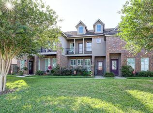 114 Stonehurst Dr, Youngsville, LA 70592