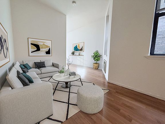 3rd image of 231 E 53rd St #4B