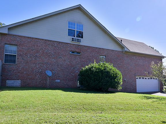 2nd image of 208 Aspenwood Ln