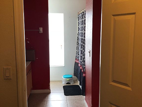 3rd image of 477 Shadow Lakes Dr