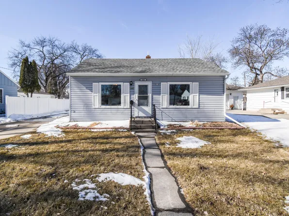 1001 18th St S, Fargo, ND 58103
