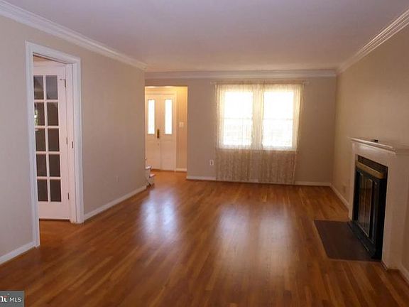 4th image of 5021 Linette Ln