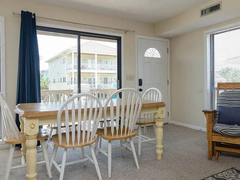 13 E Henderson St #1 — Photo 6