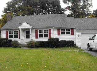 13 Hornbeck Rd, Poughkeepsie, NY 12603