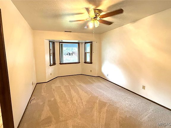 5th image of 411 E Fairway Blvd
