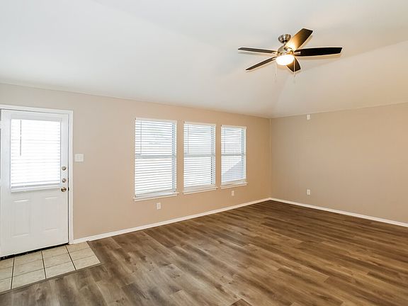 3rd image of 217 Hilltop Dr