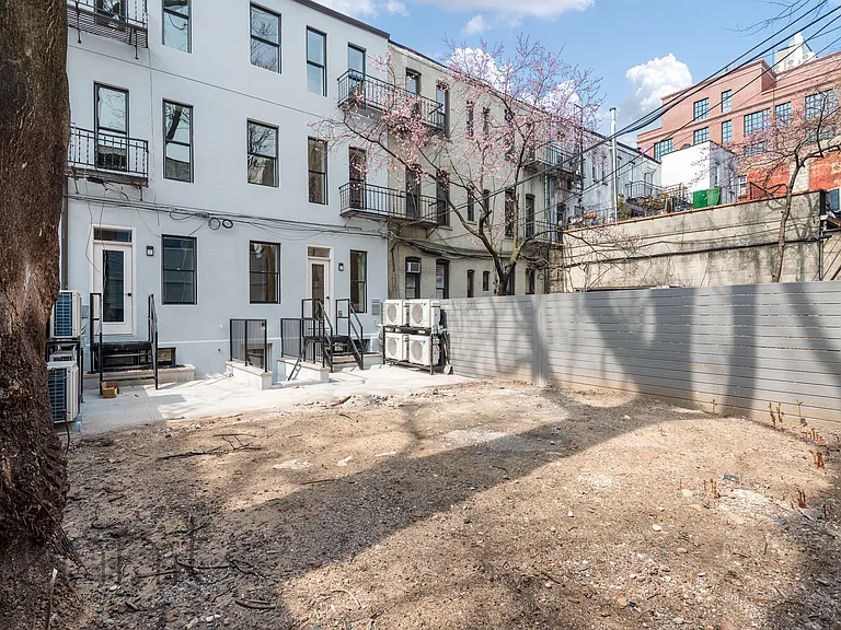 893 4th Ave #GARDEN — Photo 16