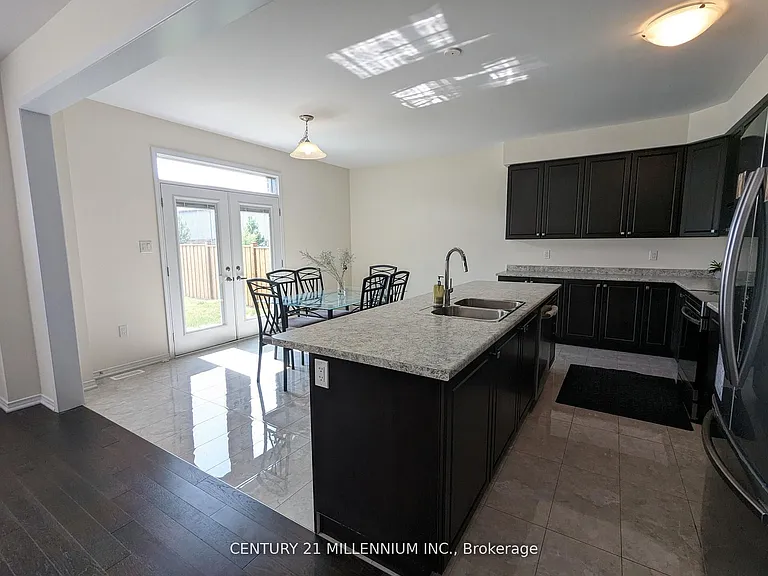 194 Woolwich St S — Photo 3