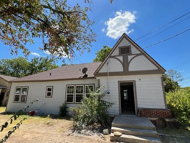 1st image of 1218 SE 20th St