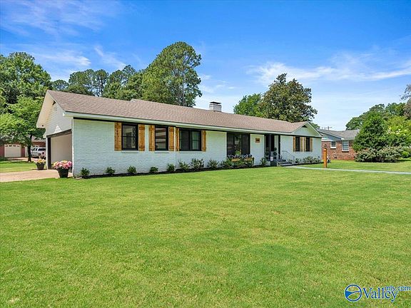 5th image of 2305 Pennylane SE
