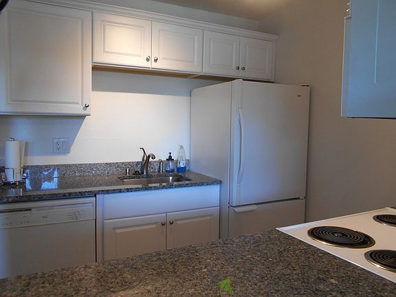 5th image of 12429 NE 130th Ct #H204