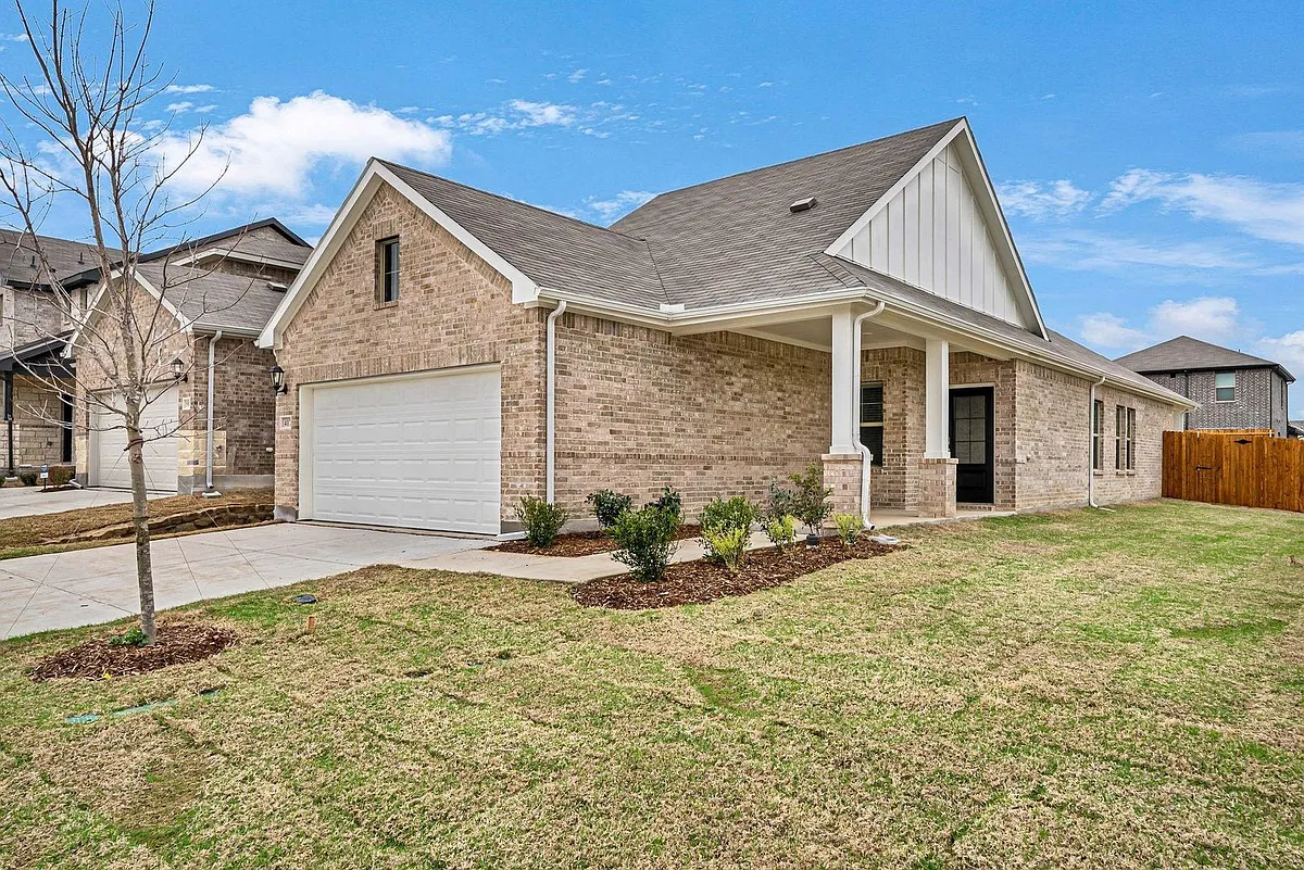 Building Photo - 417 Martell Rd