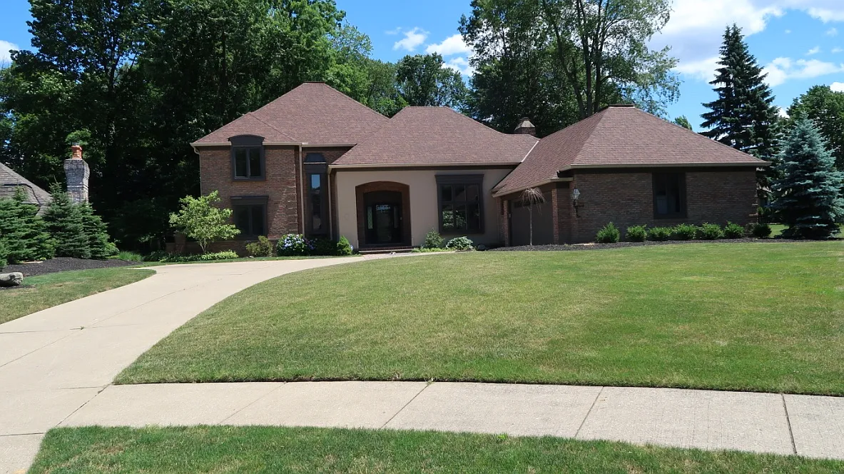 2455 Pebblebrook photo 1