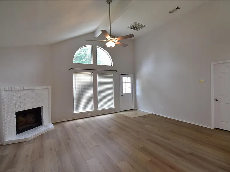 7837 Roundtable Rd — Photo 12