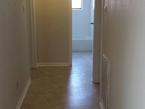 5th image of 3718 Valley Oaks Dr