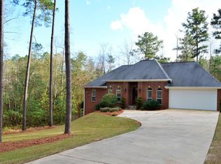 165 Courtland Dr, Hattiesburg, MS 39402