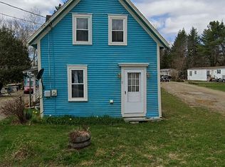 15 Pleasant St, Newport, ME 04953
