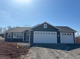 N8909 Wildflower Ln, Brillion, WI 54110