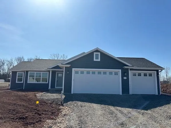 N8909 Wildflower Ln, Brillion, WI 54110