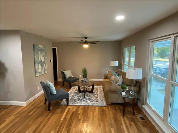 5th image of 107 Whitewater Dr
