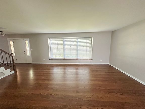 3rd image of 508 W Golf Rd