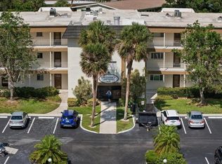 4595 Chancellor St NE APT 340, Saint Petersburg, FL 33703