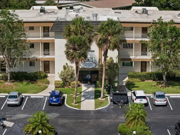 4595 Chancellor St NE APT 340, Saint Petersburg, FL 33703