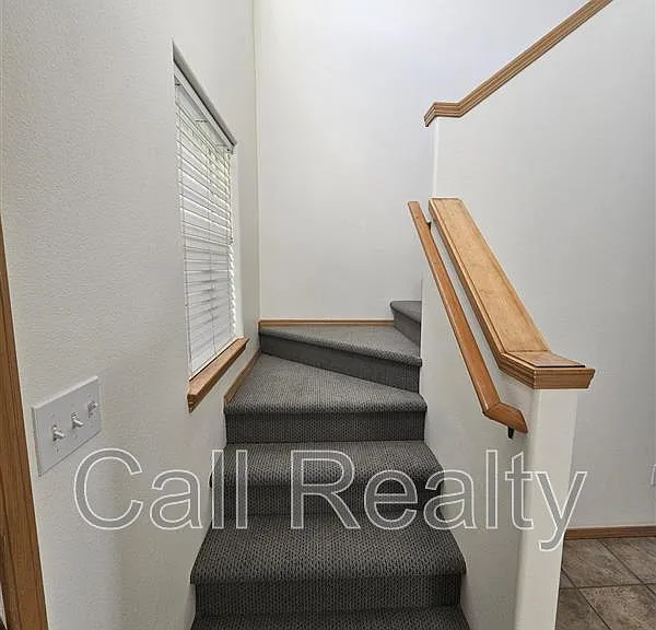 1021 N Malvern Rd — Photo 5