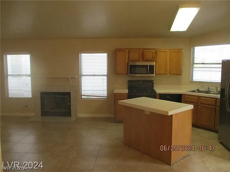 8216 Grassy Point Cir — Photo 14
