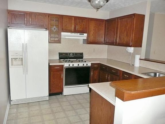 4th image of 3508 Crestwood Dr