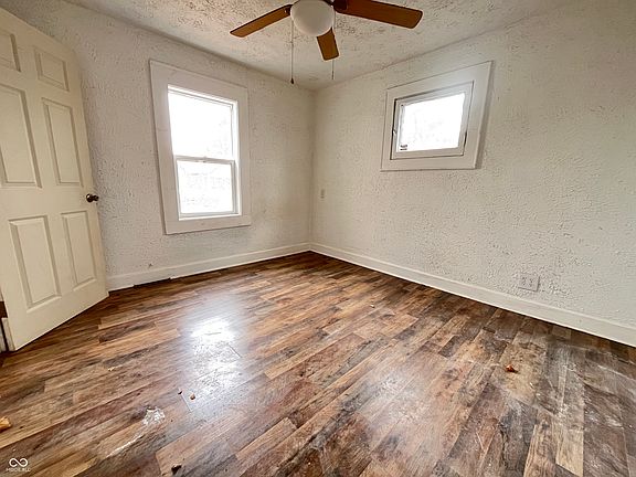 3rd image of 1325 Finley Ave