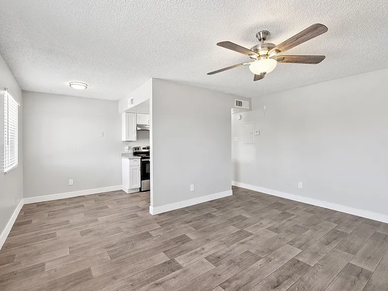 Mariposa Flats — Photo 54