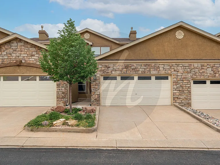 5847 New Crossings Point — Photo 1