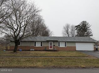 100 Warrington Ave, Findlay, OH 45840