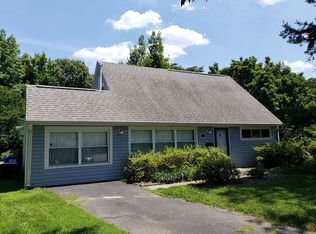 1921 S Lakeland Dr, Norfolk, VA 23518