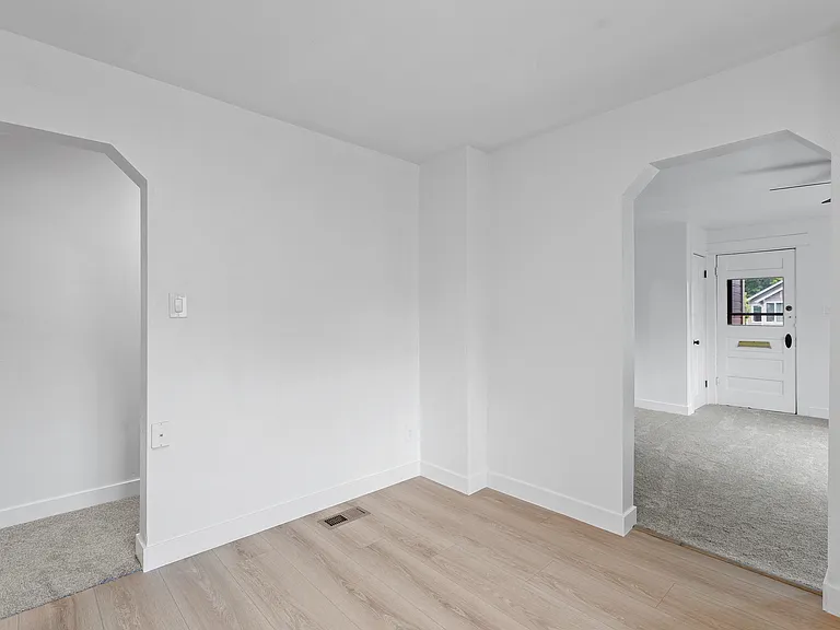 1037 N Cleveland Ave — Photo 14