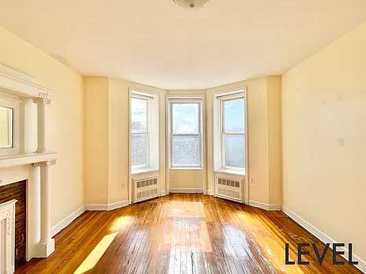 Rented by Level Group | media 53