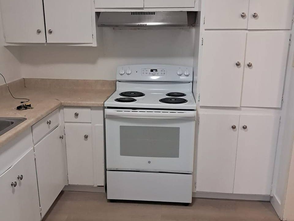1st image of 311 Price St #2