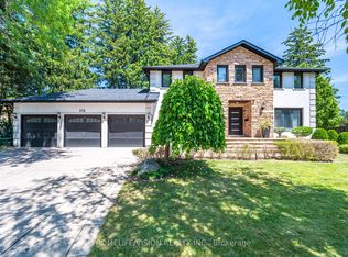 1298 Bunsden Ave, Mississauga, ON L5H 3T9