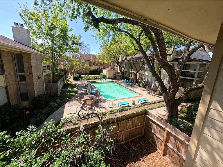 1881 Bering Dr #6 — Photo 1