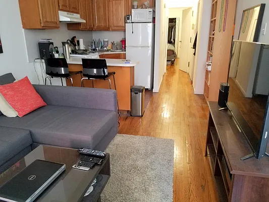 Rented by Chartwell Manhattan Realty | media 27