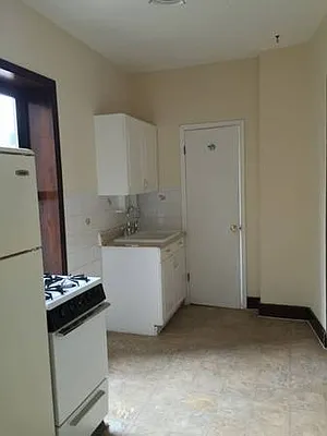 Rented by Bedford Realty USA Corp | media 15