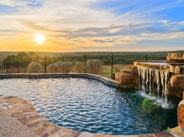 1415 Madrid Trce, San Marcos, TX 78666
