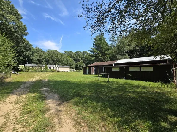 1412 W Fenwick Rd, Fenwick, MI 48834