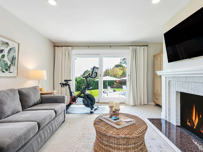 9 Landsdowne Ln — Photo 18