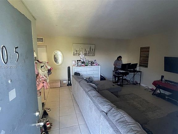 5th image of 13700 NE 6th Ave APT 305